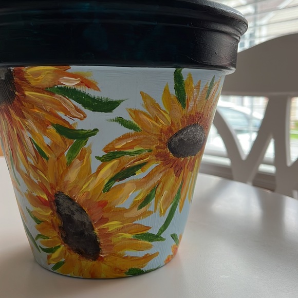 Hand painted terracotta pot sunflowers 🌻🌻🌻 - Picture 2 of 3